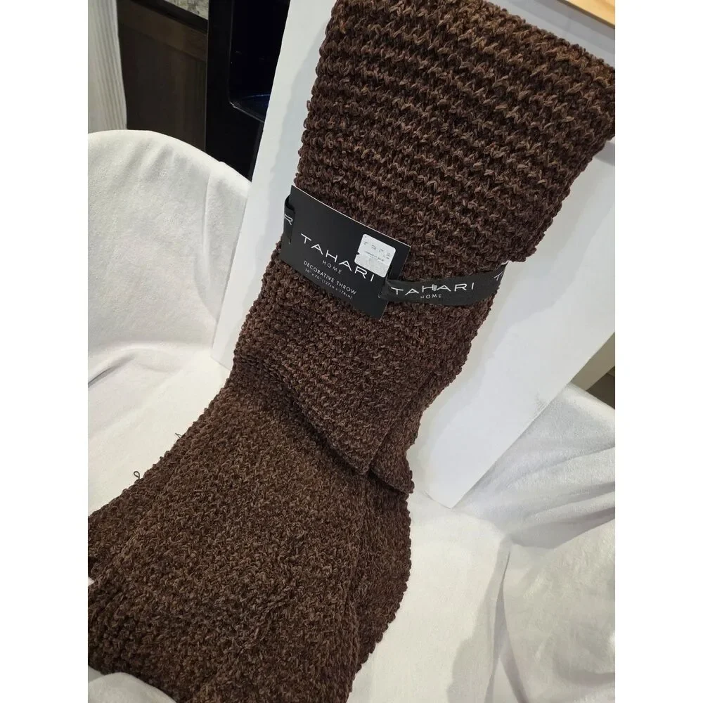 Tahari Home Brown Decorative Throw Textured Chunky Knit NWT with flaws